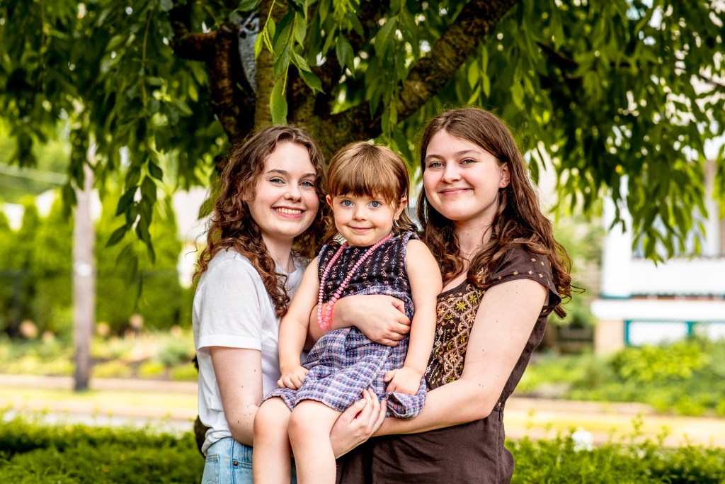 outdoor porch family session in lakewood ohio