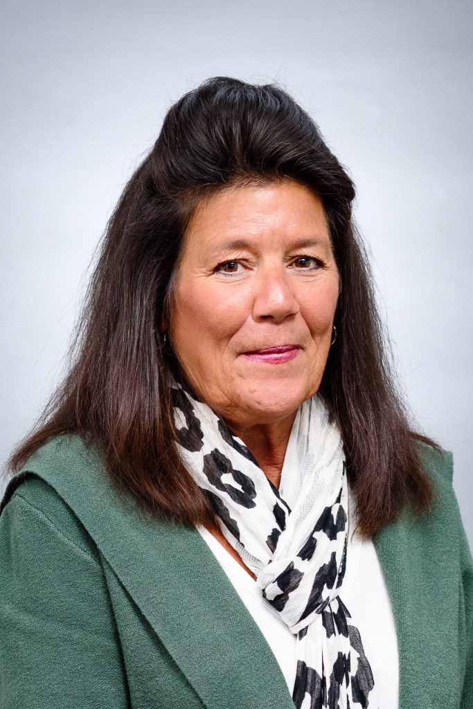 Headshot photographer studio cleveland ohio